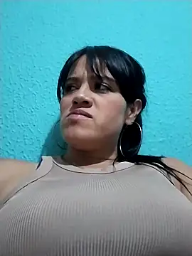 Snapshot of zhayra_rose chatting on January 7, 3:35 am zhayra rose online show from January 7, 3:35 am