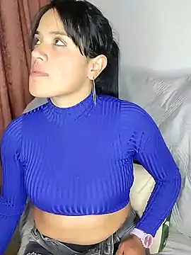 Snapshot of zhayra_rose chatting on January 11, 3:02 am zhayra rose online show from January 11, 3:02 am