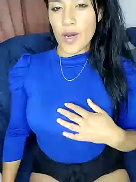 Snapshot of zhayra_rose chatting on February 2, 3:21 am zhayra rose online show from February 2, 3:21 am