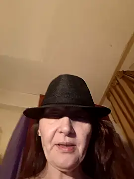 dominatrixredsonyja online show from January 18, 8:19 pm