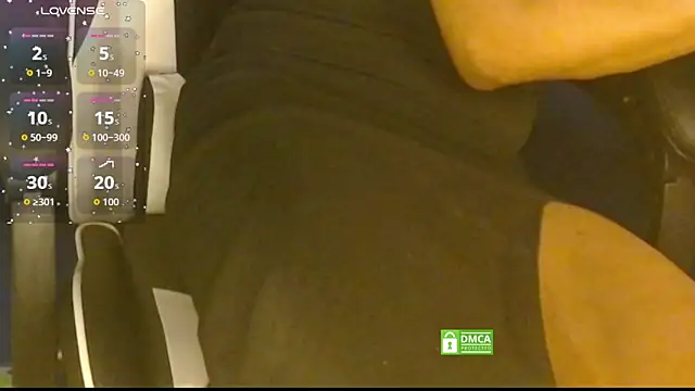 CrossyAayesha online show from April 11, 3:16 pm