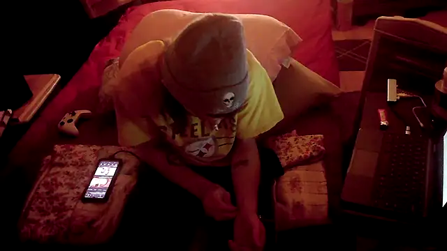 Snapshot of xxxTony999 chatting on December 19, 7:18 am xxxTony999 online show from December 19, 7:18 am