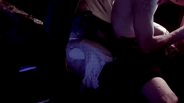 Snapshot of xxxTony999 chatting on December 28, 5:33 am xxxTony999 online show from December 28, 5:33 am