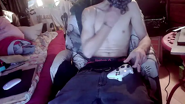 Snapshot of xxxTony999 chatting on January 2, 11:27 pm xxxTony999 online show from January 2, 11:27 pm