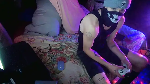 Snapshot of xxxTony999 chatting on January 20, 9:35 am xxxTony999 online show from January 20, 9:35 am