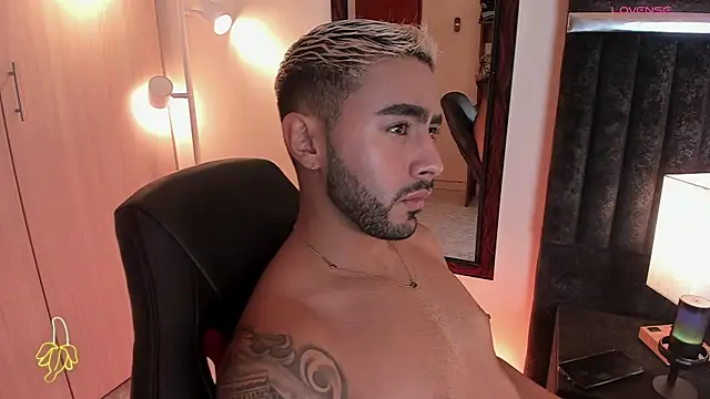 ItsMeEros online show from October 4, 11:58 pm