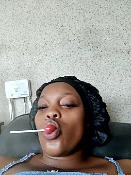 Snapshot of EbonyBuu chatting on January 17, 11:26 am EbonyBuu online show from January 17, 11:26 am