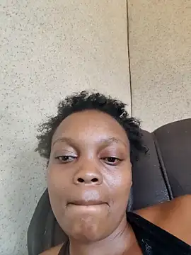 Snapshot of EbonyBuu chatting on February 4, 11:05 am EbonyBuu online show from February 4, 11:05 am