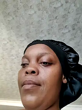 Snapshot of EbonyBuu chatting on February 5, 9:58 am EbonyBuu online show from February 5, 9:58 am