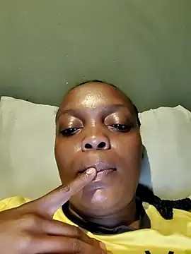 Snapshot of EbonyBuu chatting on April 4, 6:49 pm EbonyBuu online show from April 4, 6:49 pm