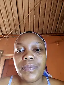 Snapshot of EbonyBuu chatting on May 13, 10:56 am EbonyBuu online show from May 13, 10:56 am