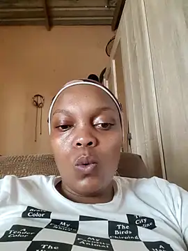 Snapshot of EbonyBuu chatting on June 3, 11:24 am EbonyBuu online show from June 3, 11:24 am