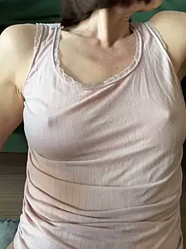 Snapshot of fuckable_milf chatting on April 4, 11:18 am fuckable milf online show from April 4, 11:18 am