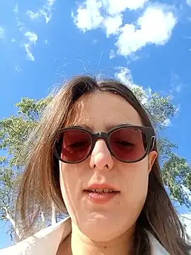 dolcehelena993 online show from October 4, 7:39 am