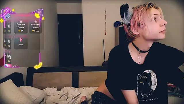 Littlepinkcat online show from June 14, 6:32 pm