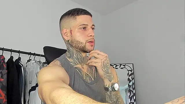 Snapshot of _jamesleandros1 chatting on October 28, 8:55 pm jamesleandros1 online show from October 28, 8:55 pm