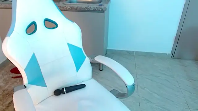 Snapshot of PIA_STONE chatting on February 14, 8:37 pm PIA STONE online show from February 14, 8:37 pm