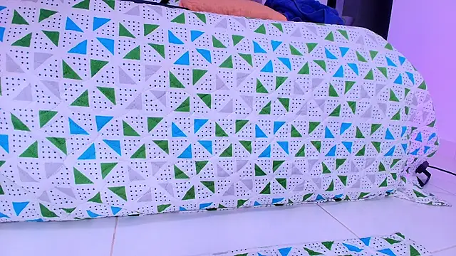 naomi kyse online show from November 28, 3:09 am