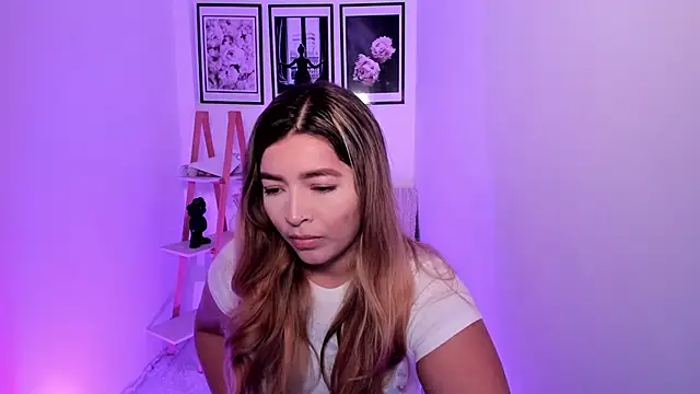 Snapshot of sofihill01 chatting on October 7, 7:22 pm sofihill01 online show from October 7, 7:22 pm