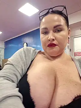 GeorgiaLerox online show from February 7, 1:37 pm