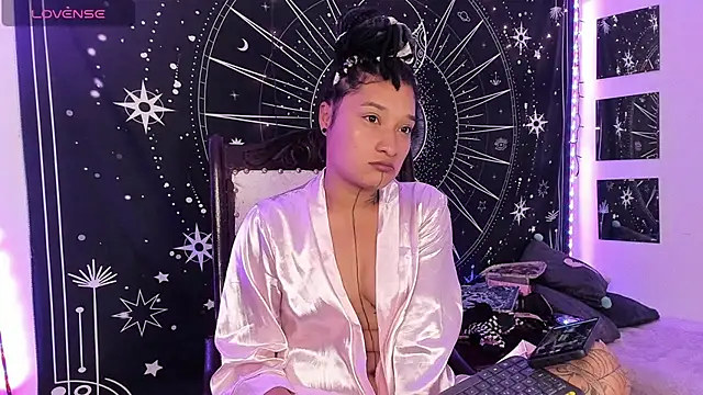 Eva Lee  online show from October 2, 7:15 am