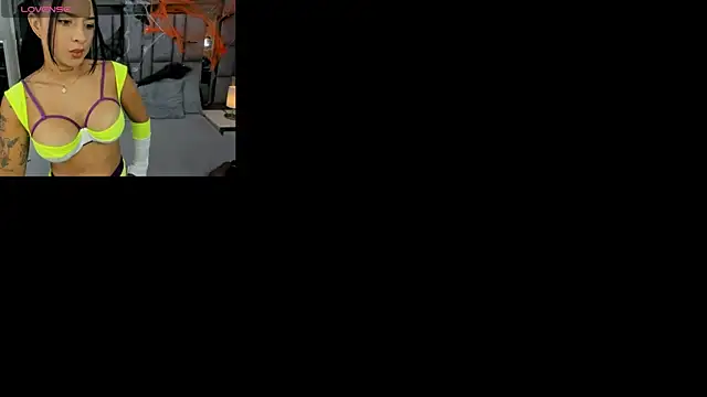 Snapshot of EMMAHILL1 chatting on October 29, 11:34 am EMMAHILL1 online show from October 29, 11:34 am