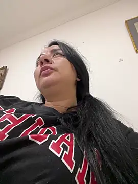 Abril Luv online show from January 29, 1:05 am