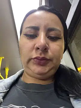 Abril Luv online show from February 8, 12:06 am