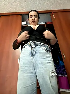 Abril Luv online show from October 29, 1:57 pm