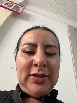 Abril Luv online show from March 9, 1:04 pm