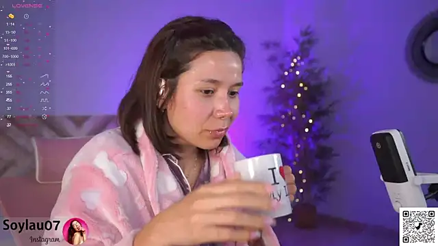 Snapshot of imjess01 chatting on March 24, 4:17 am imjess01 online show from March 24, 4:17 am