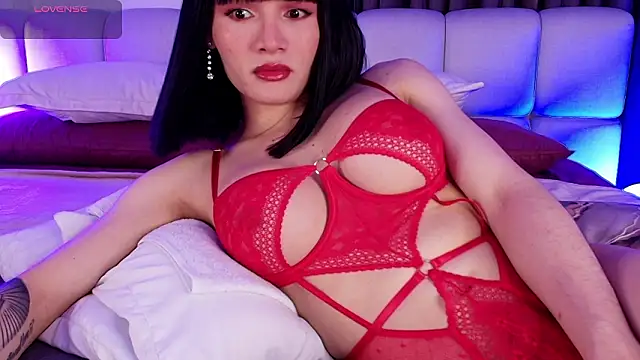 Snapshot of sweetieluna01 chatting on February 12, 9:10 pm sweetieluna01 online show from February 12, 9:10 pm