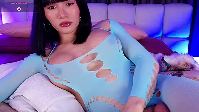 Snapshot of sweetieluna01 chatting on March 5, 5:36 am sweetieluna01 online show from March 5, 5:36 am