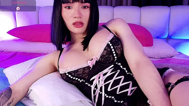 Snapshot of sweetieluna01 chatting on May 6, 1:16 pm sweetieluna01 online show from May 6, 1:16 pm