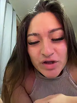 Snapshot of LuceroRm chatting on March 24, 6:07 am LuceroRm online show from March 24, 6:07 am