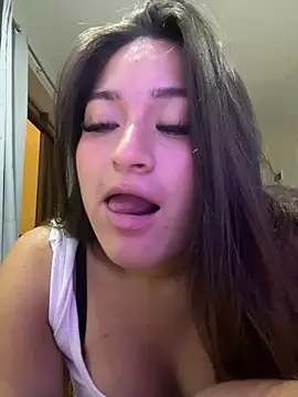 Snapshot of LuceroRm chatting on March 28, 6:24 am LuceroRm online show from March 28, 6:24 am