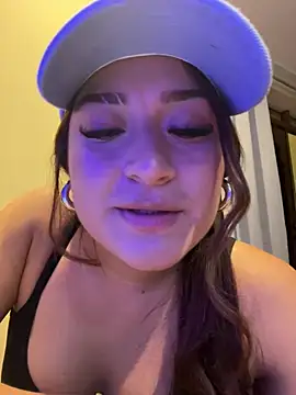 Snapshot of LuceroRm chatting on June 25, 3:50 am LuceroRm online show from June 25, 3:50 am