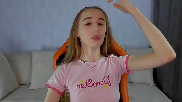 Snapshot of _mira_cle_ chatting on November 6, 11:04 pm mira cle online show from November 6, 11:04 pm