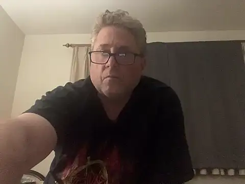 iwantutocum1X online show from February 25, 10:03 am