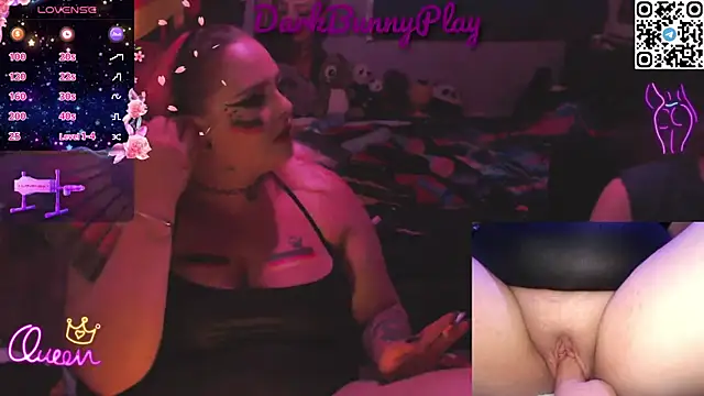 Snapshot of DarkBunnyPlay chatting on June 20, 7:05 pm DarkBunnyPlay online show from June 20, 7:05 pm
