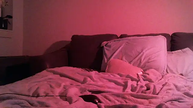 Snapshot of lofibunni chatting on February 24, 4:16 am lofibunni online show from February 24, 4:16 am