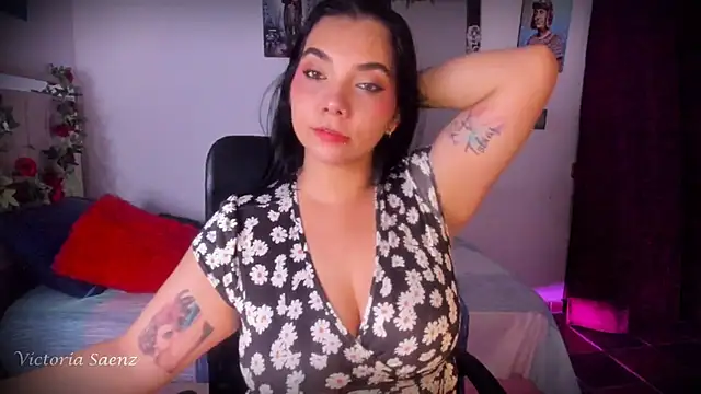victoriaasaenz  online show from July 9, 12:48 am