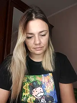 KrissSexi online show from October 15, 4:56 am