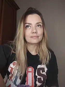 KrissSexi online show from December 5, 5:09 pm