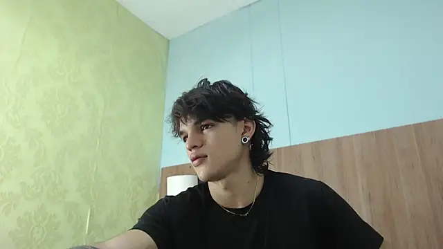 AlbertBernal69 online show from March 21, 3:01 am