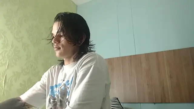 AlbertBernal69 online show from September 24, 3:10 am