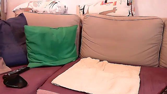 Snapshot of chrichri38@xh chatting on February 7, 3:08 pm chrichri38xh online show from February 7, 3:08 pm