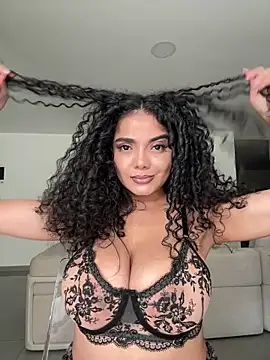 Mariecurl online show from May 6, 9:09 pm
