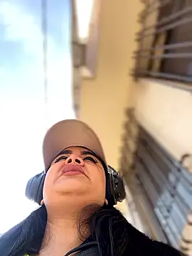 Insane Issa online show from December 2, 1:02 pm