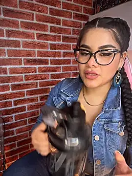 Insane Issa online show from December 30, 8:04 pm